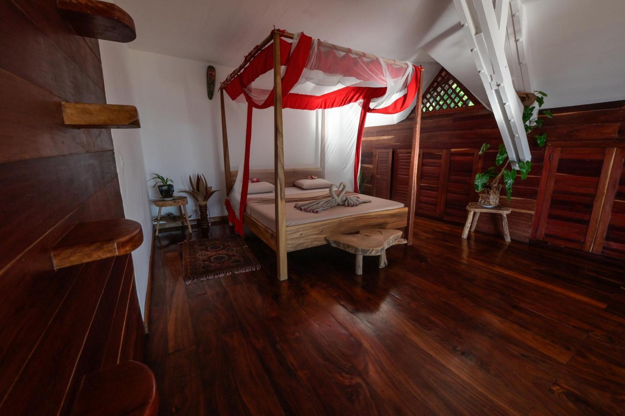 Shambala Madagascar: Beachfront Lodge And Adventures Ambolobozo Exterior foto